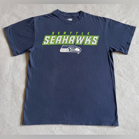 NFL Seattle Seahawks Men’s T-Shirt Blue Size Medium Team Apparel - Picture 1 of 6